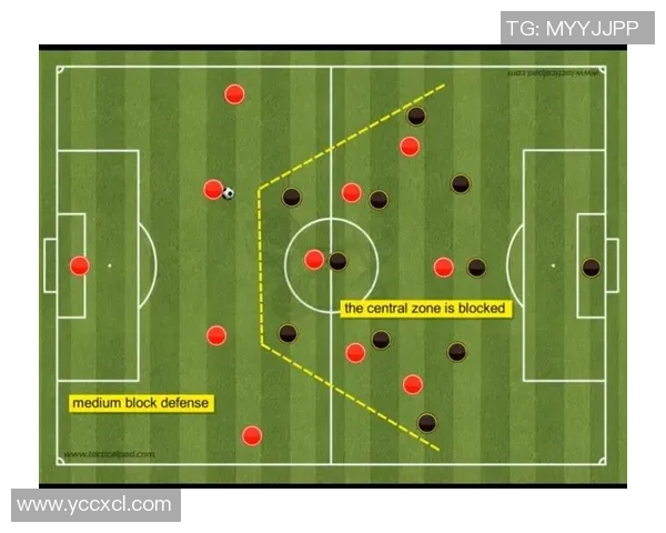 重庆羽毛球队进攻体系解析与战术运用探讨